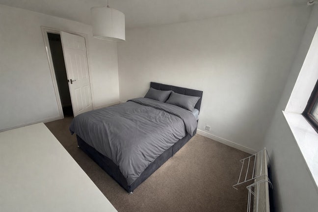 Double room by Alex Hospital Main Photo