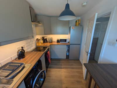 3 Bed Flat with 2 room rentals Main Photo