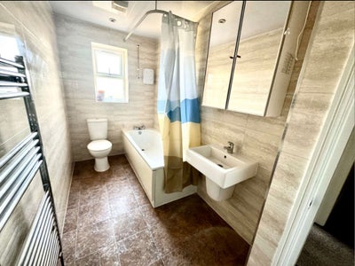 Looking for Housemates and Tenancy Replacement Main Photo