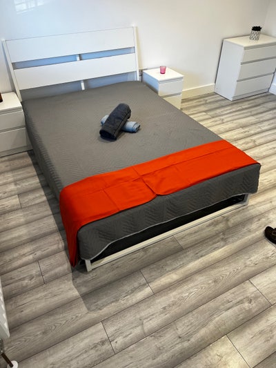 A large double room en suite  Main Photo