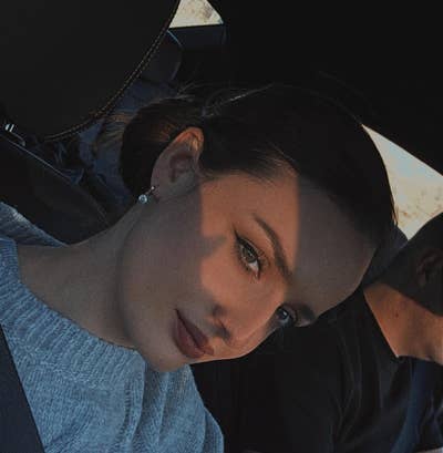 Professional Female seeks a single or double room Main Photo