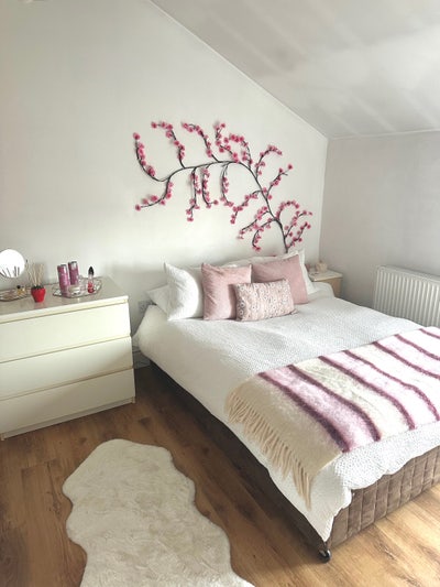 Bedroom with en-suite  Main Photo