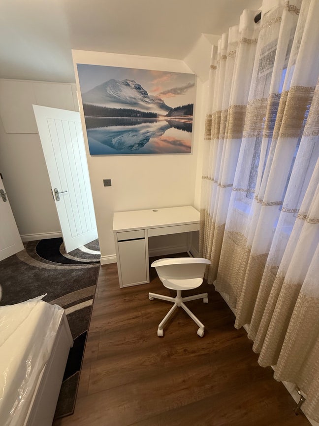 Premium En-suite double room plus fast internet  Main Photo