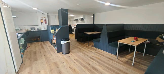 Long Term Room to Rent in Central Newquay Main Photo