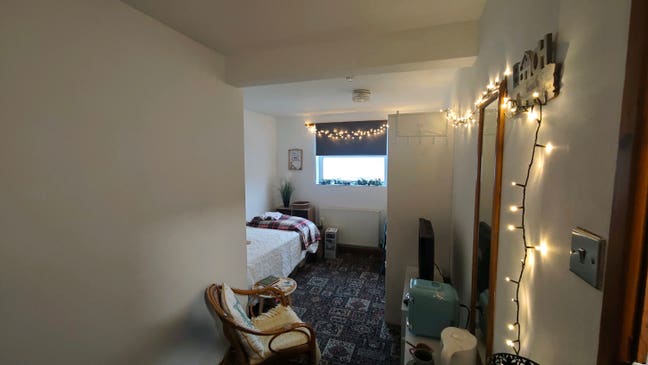Long Term Room to Rent in Central Newquay Main Photo