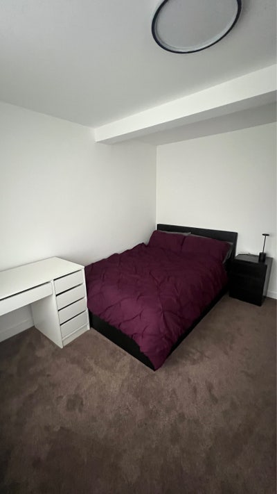 Double bed & private bathroom in S8 Main Photo