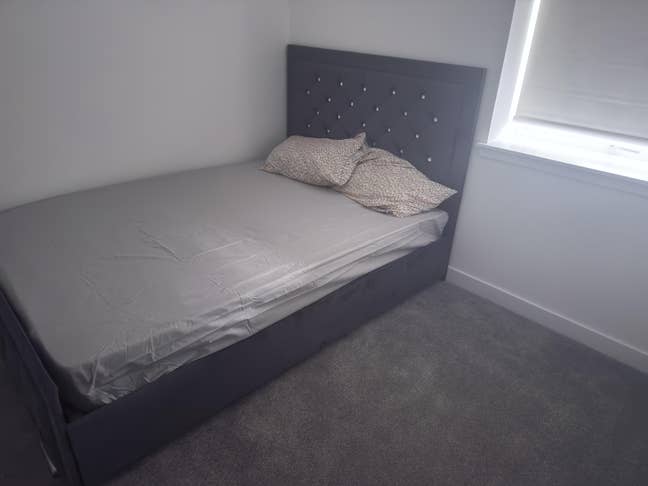 Room to rent in 2-bedroom apartment near the store Main Photo