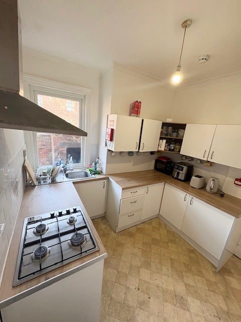 Double Room Just off Burton Road Main Photo