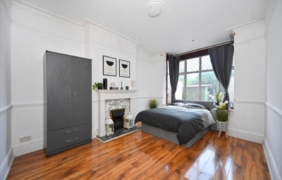 NEW Professional Bedrooms Incuding All Bill  Main Photo