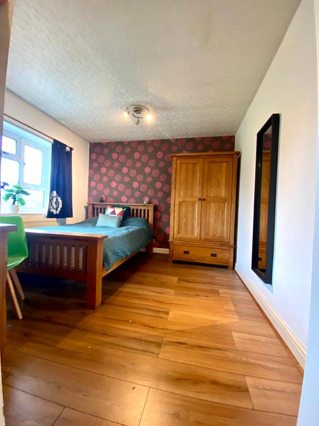 Modern Double Room Near Salford Royal Main Photo