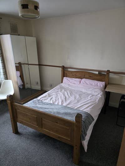 Amazing Double * 2 mins from Tube * Main Photo