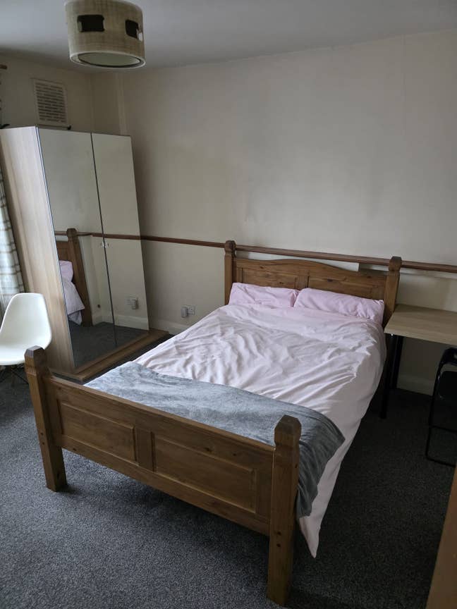 Amazing Double * 2 mins from Tube * Main Photo