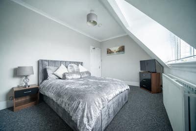 Private room with double bed, all bills inc Main Photo