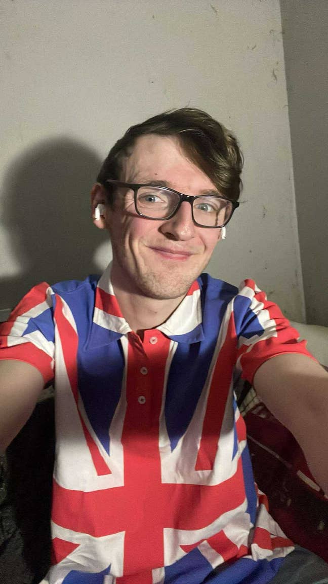 Place to stay needed  Main Photo