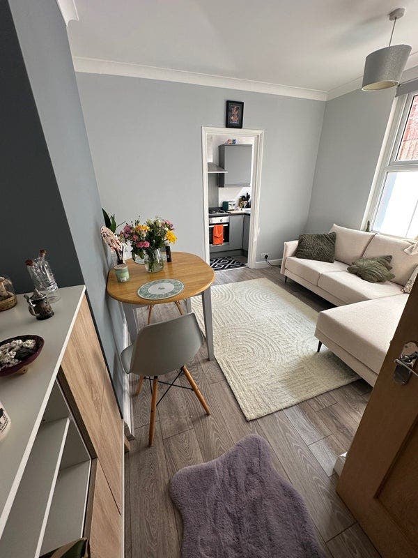 Big double room available, females only Main Photo