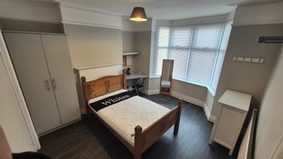 Large Room in Next to Abington Park Main Photo