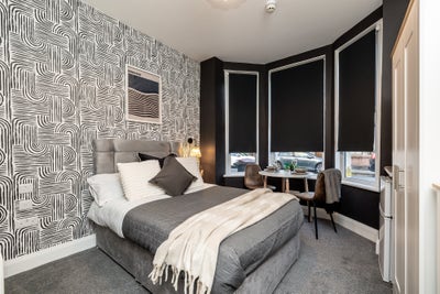 Stunning Ensuite Rooms Just off Town Centre Main Photo