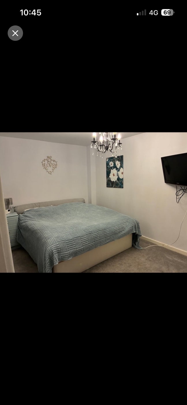 Double room in friendly shared house  Main Photo