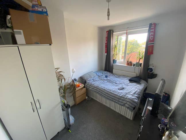 Large Bedroom in a Stunning Flat in Wandsworth Main Photo