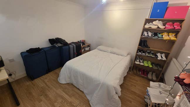 Extra Large Double Bedroom Main Photo