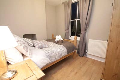 To Rent Sidney Square, Whitechapel, London, E1 Main Photo