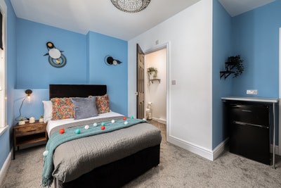 Sophisticated Ensuites Rooms in Stockingford, CV10 Main Photo