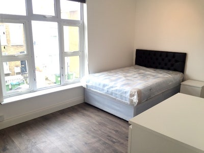 Large Bedsit Studio in 6 Bed HMO Main Photo