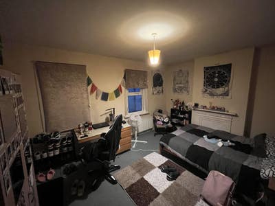 Bright Spacious Double Room  Main Photo