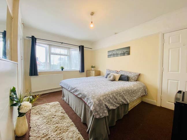 🌟 Double room (single use) in Hanger Lane – Zone  Main Photo