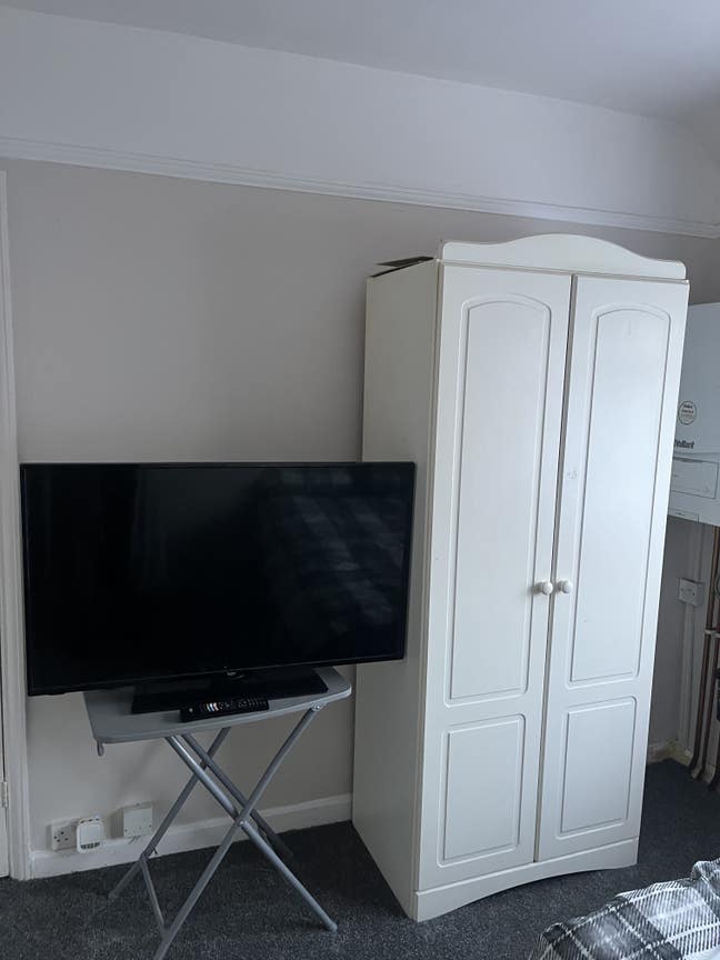 Double furnished room immediate Main Photo