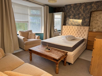 Great Rooms Qe/Ro Hospital Uob  Main Photo