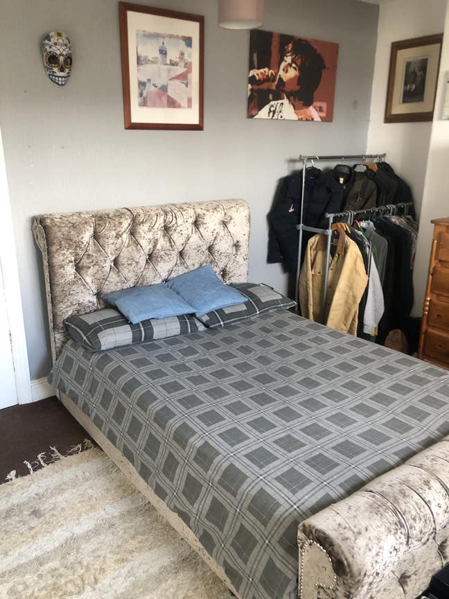 Double room available in house share central West  Main Photo