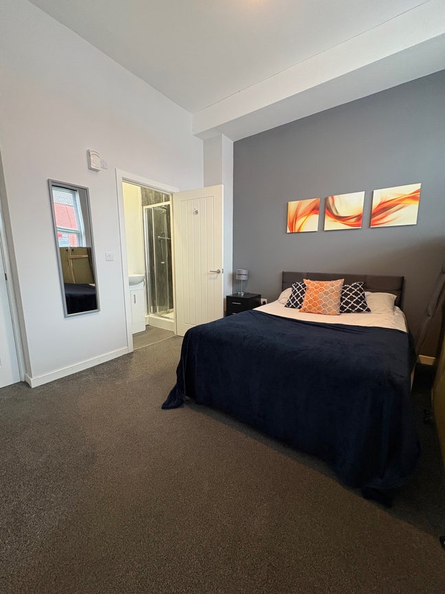 Rooms with En-suite Greasbrough Road Parkgate  Main Photo