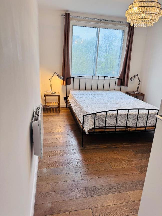 Spacious double room to rent in Manor park, E7 Main Photo