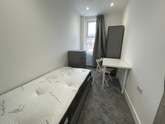 Single Room Available in *NW2* Main Photo