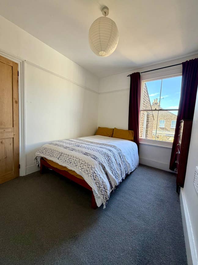 Sunny double room in Wanstead  Main Photo