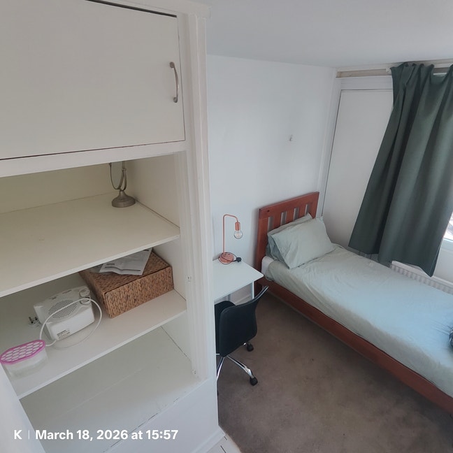 Bright single room Main Photo