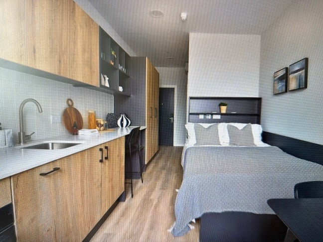 &pound;1170- Luxury Studio in High Street  Main Photo