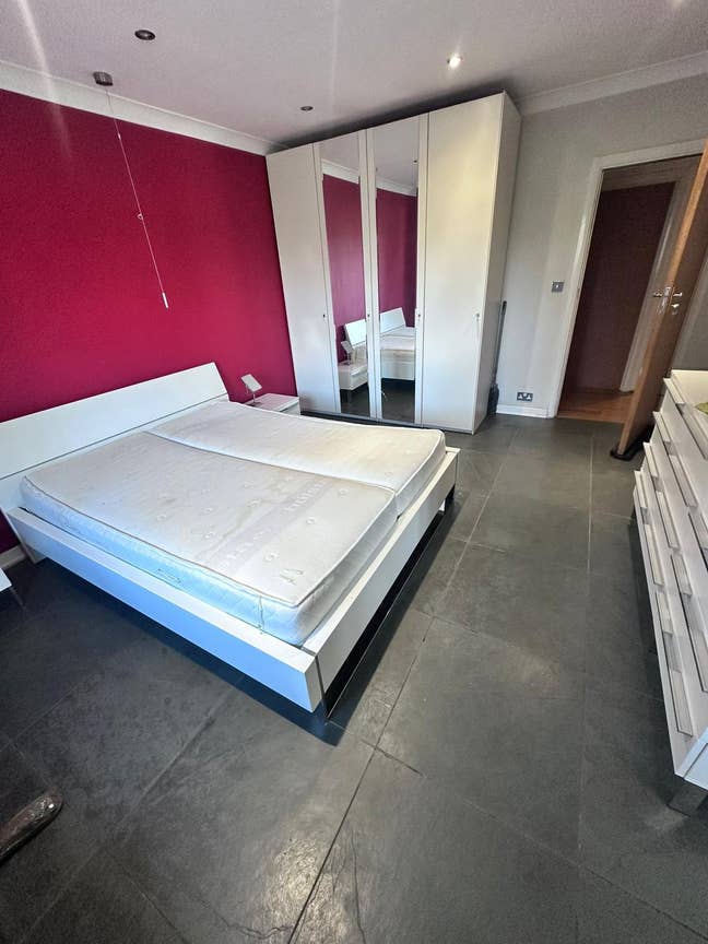 Double Ensuite Room 10 Mins from Metropolitan Line Main Photo