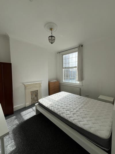3 Rooms Left in Newly Refurbished Flat ~ SW9 Main Photo