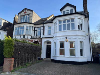 Cozy / Modern / 3 min From Jubilee Line !  Main Photo