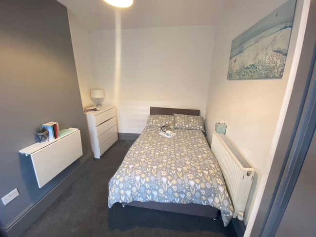 CS1 - Ground Floor Double Room Near Town Centre.  Main Photo