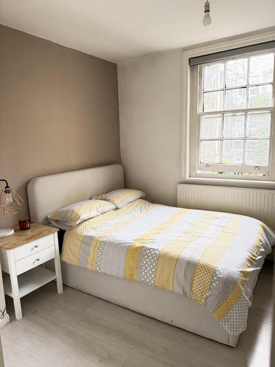 Cozy Double Room Available Now - Walk-in Wardrobe Main Photo