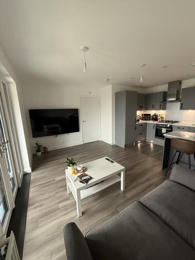 Single Room with Own Bathroom for Rent –Kents Hill Main Photo