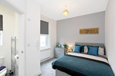 Good location - Ensuite room Main Photo