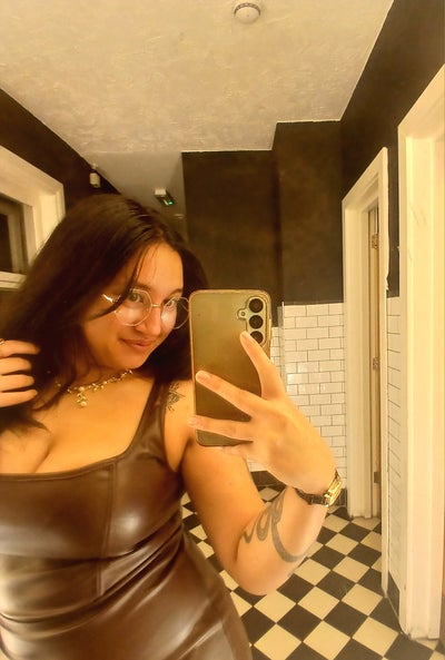 Friendly and clean professional needs a new home Main Photo