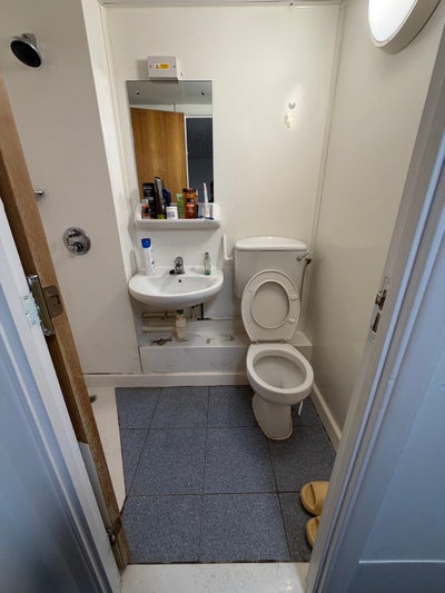 Tenancy Takeover for En-suite Room in City Centre Main Photo