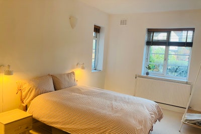 Large Double room in leafy Prestwich  Main Photo