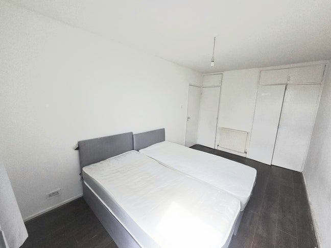 Double Room By Victoria Park Main Photo