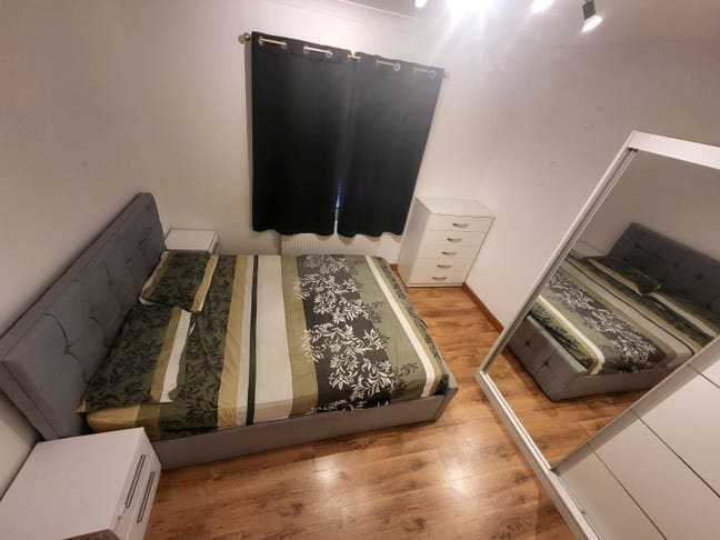 Sharing room avilable for girl or couple with kid Main Photo